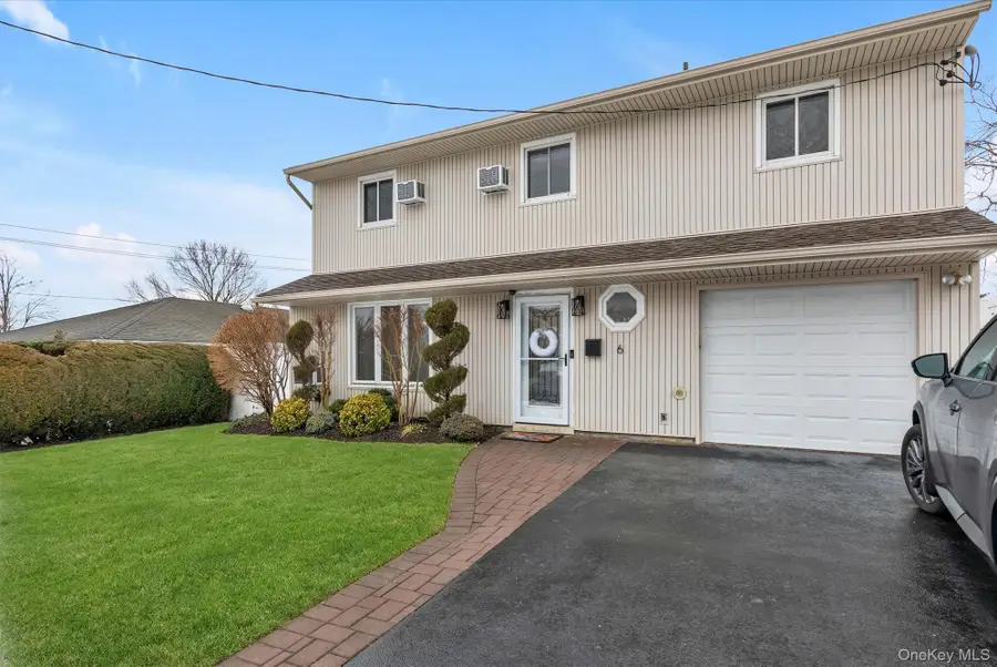 6 Cedar Drive E, Plainview, NY 11803 - #2