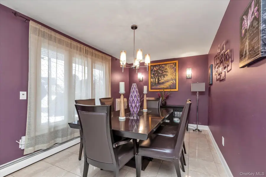 6 Cedar Drive E, Plainview, NY 11803 - #3