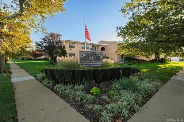 210 Westend Avenue #8A, Freeport, NY 11520