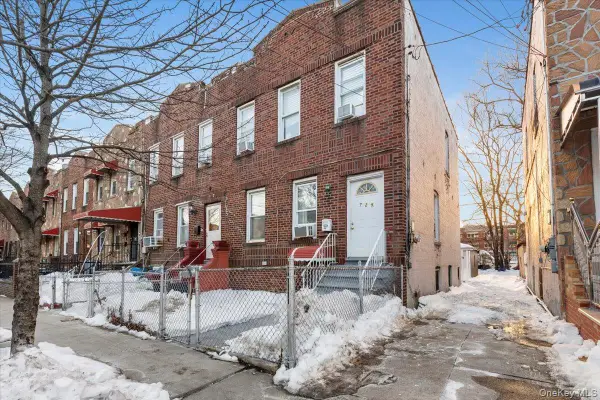 729 Taylor Avenue, Bronx, NY 10473