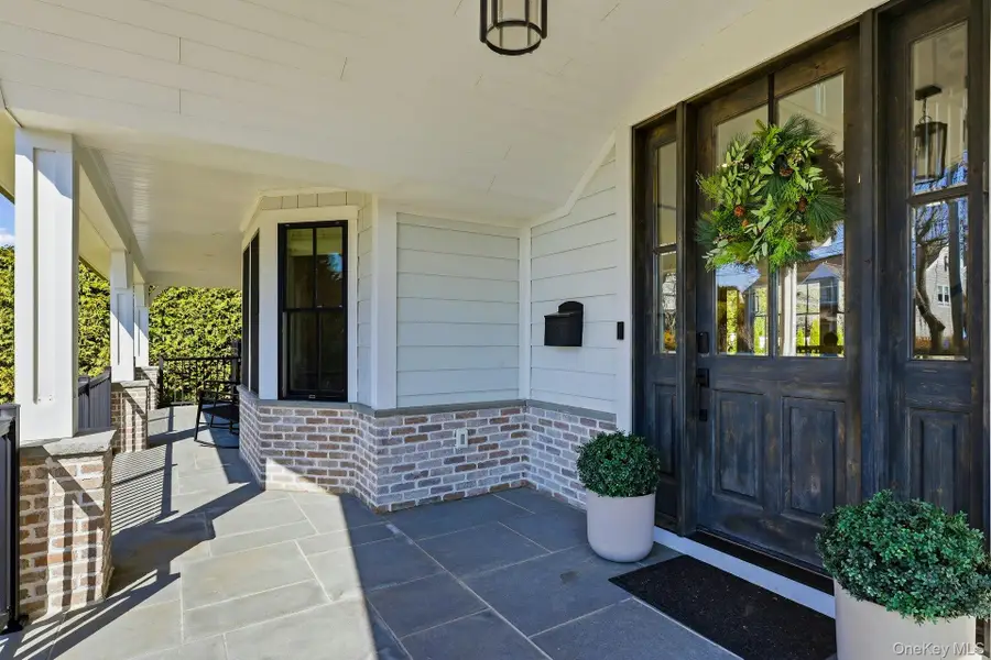 14 Oaklawn Avenue, Glen Head, NY 11545 - #3