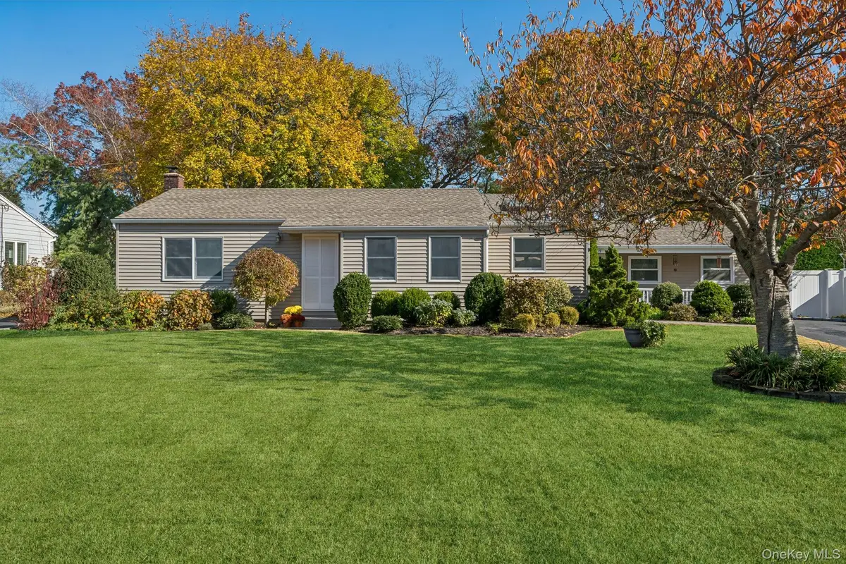 17 Ellington Drive, East Northport, NY 11731 - #1