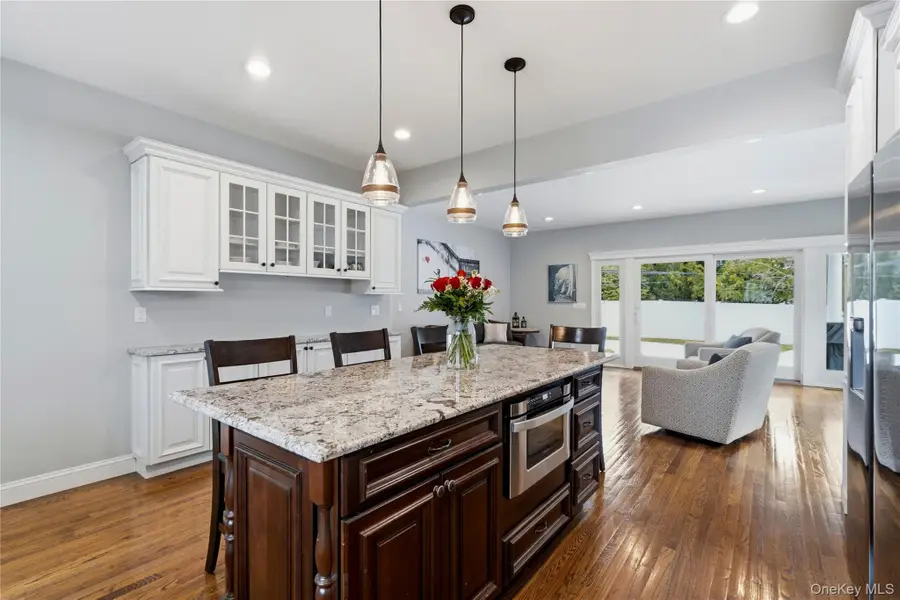 75 Syosset Circle, Syosset, NY 11791 - #3