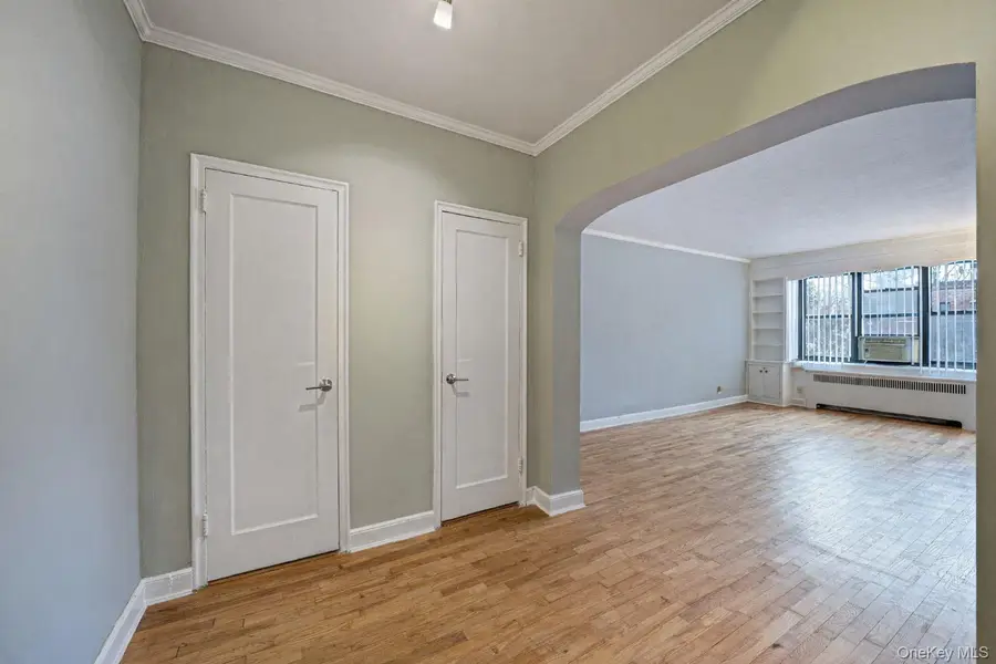 1 Town House Place #3H, Great Neck, NY 11021 - #3