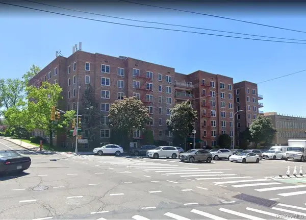 241-20 Northern Boulevard #4A, Douglaston, NY 11362