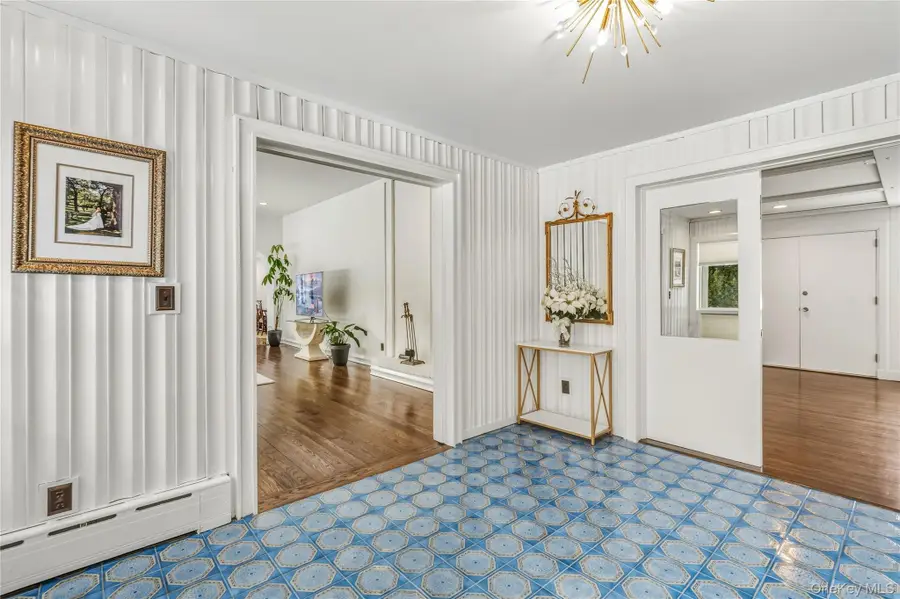 19 Frost Creek Drive, Lattingtown, NY 11560 - #2