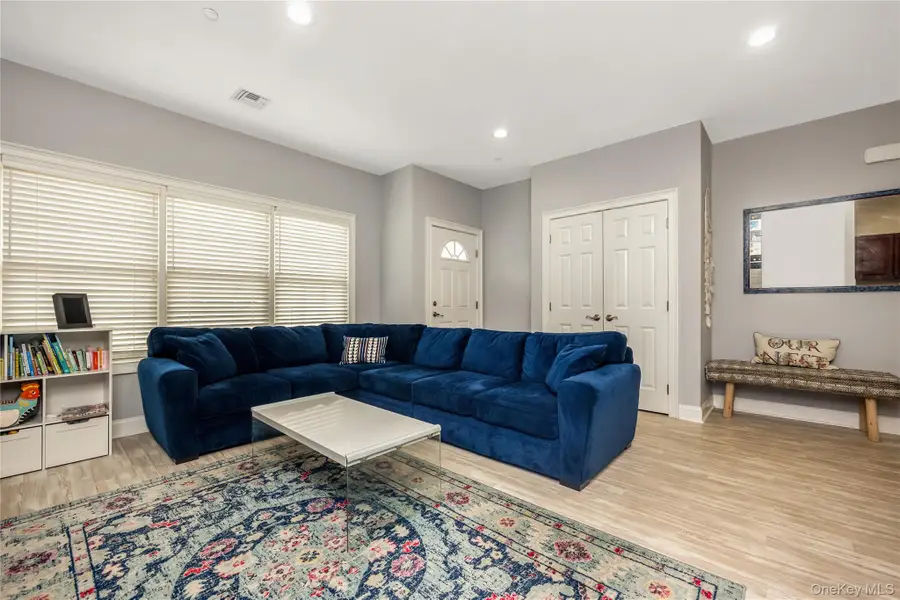 116 Stewart Avenue #B, Bethpage, NY 11714 - #3