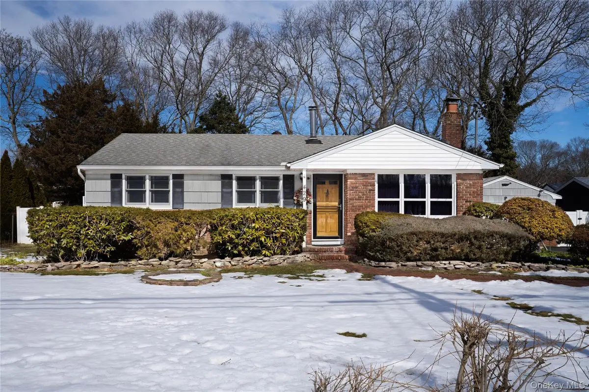 429 Mollie Boulevard, Holbrook, NY 11741 - #1