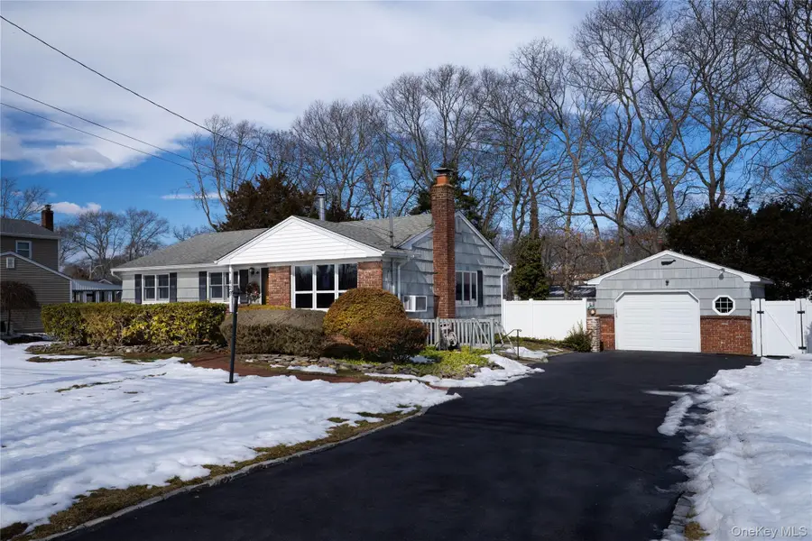 429 Mollie Boulevard, Holbrook, NY 11741 - #2