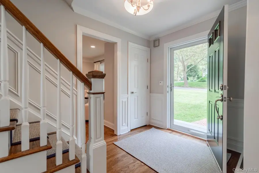 33 Northwood Circle, Huntington, NY 11743 - #3