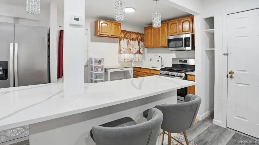 8 Myrtle Avenue, Brentwood, NY 11717 - #3