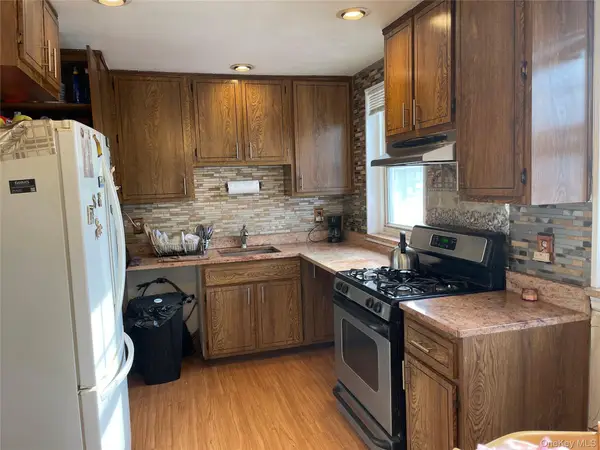 5828 251st Street #212, Little Neck, NY 11362