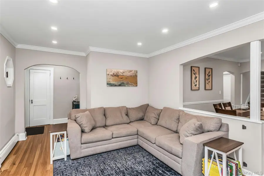 30 West Avenue, Malverne, NY 11565 - #3
