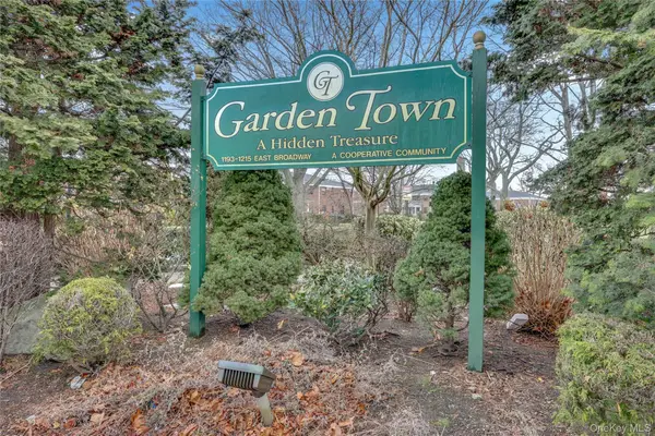 1201 E Broadway #H-23, Hewlett, NY 11557