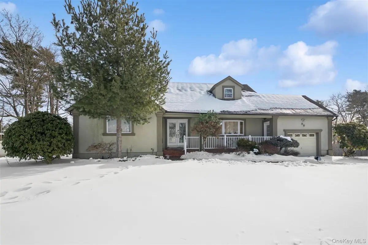 35 Saint Johns Place, West Babylon, NY 11704 - #1