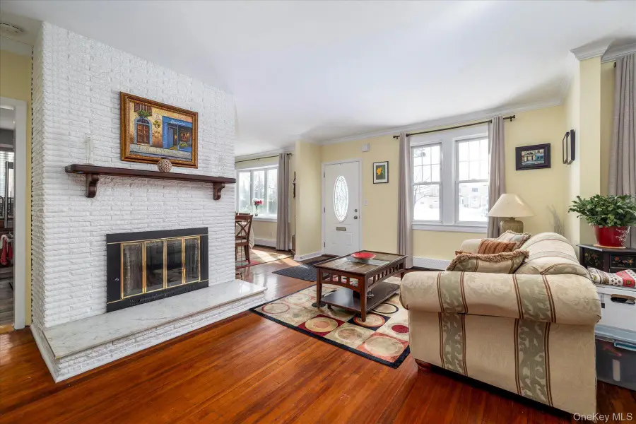 102 Franklin Avenue, Malverne, NY 11565 - #3