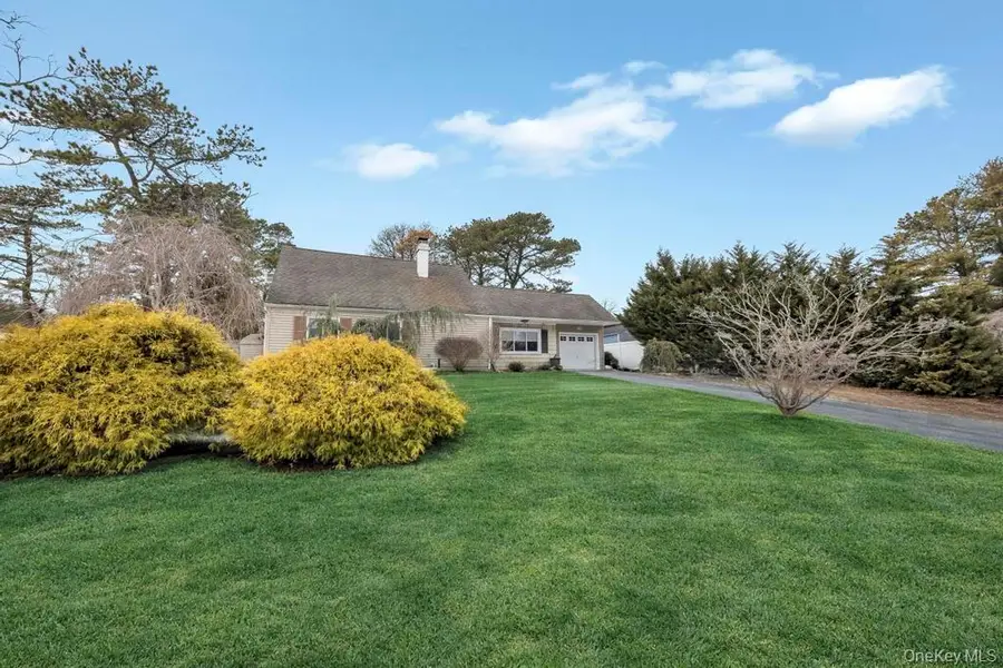 60 White Pine Way, Medford, NY 11763 - #3