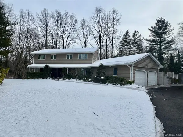 42 Hearthstone Drive, Dix Hills, NY 11746