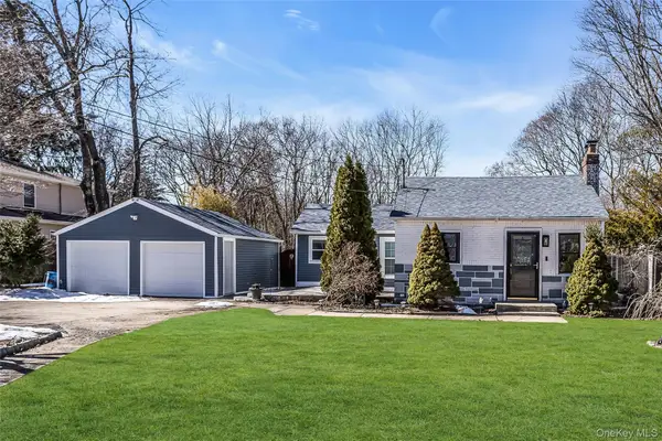 89 Pinelawn Avenue, Shirley, NY 11967