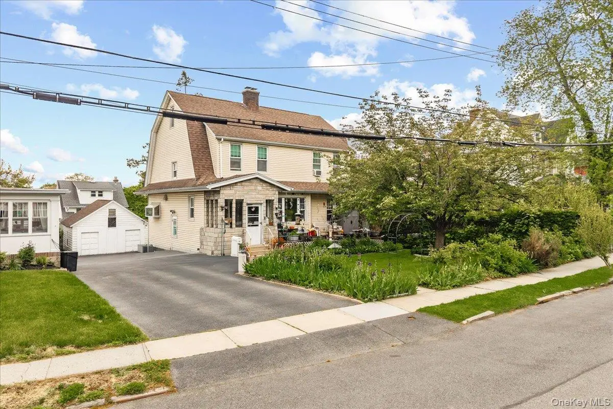 27 Faneuil Place, New Rochelle, NY 10801 - #1