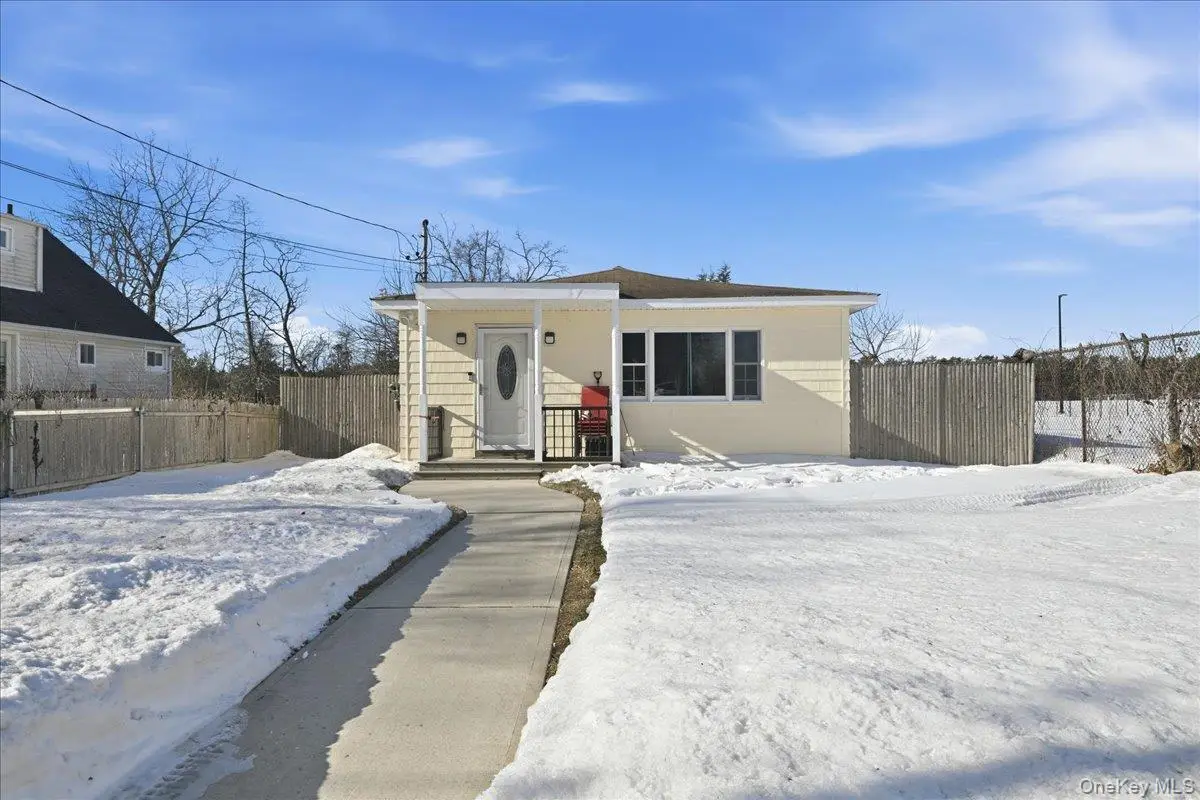 20 Wendy Lane, Brentwood, NY 11717 - #1