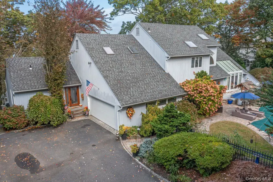 6 Bluffview Court, Miller Place, NY 11764 - #2