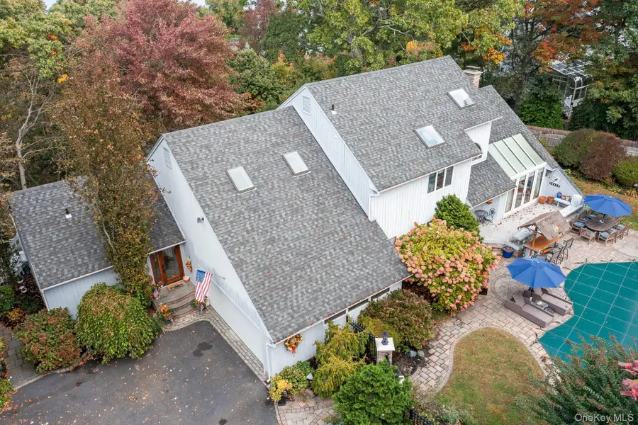 6 Bluffview Court, Miller Place, NY 11764 - #3