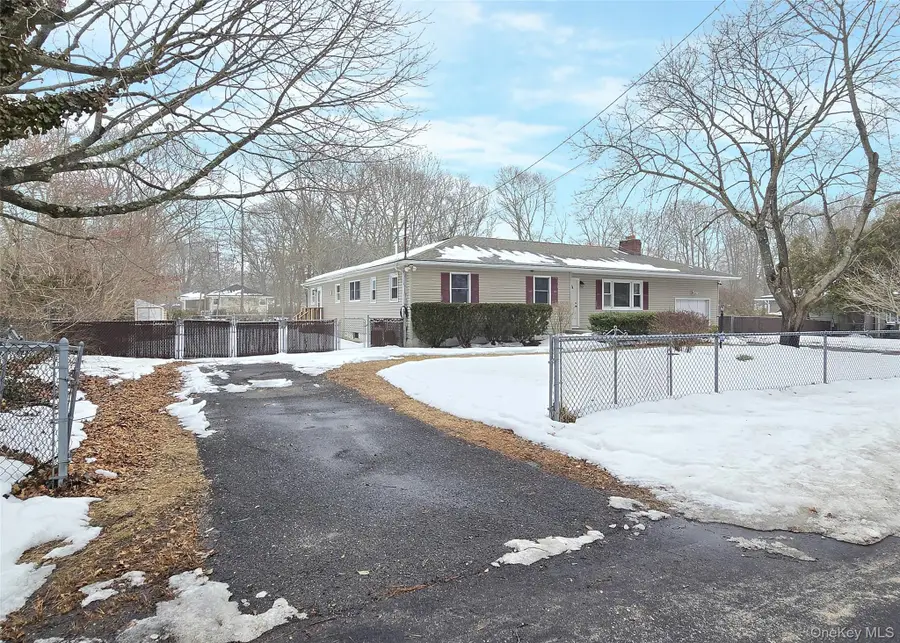 143 Hawthorne Street, Mastic, NY 11950 - #2