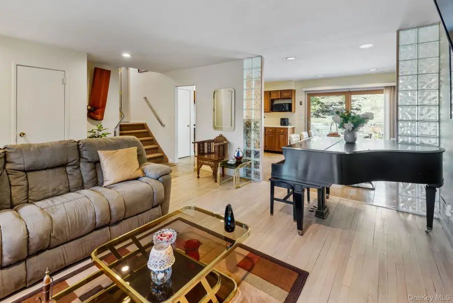 37 Grist Mill Lane, Halesite, NY 11743 - #2