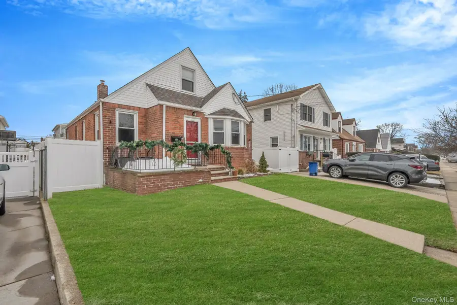 131 Grange Street, Franklin Square, NY 11010 - #3