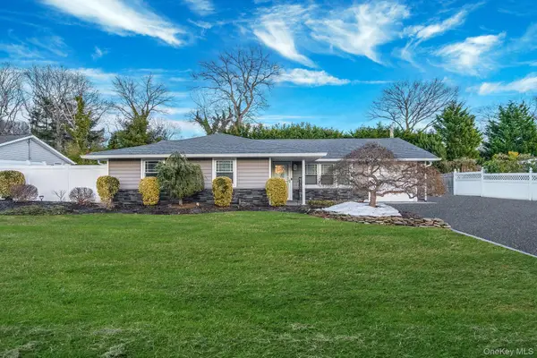 9 Allegheny Drive E, Farmingville, NY 11738