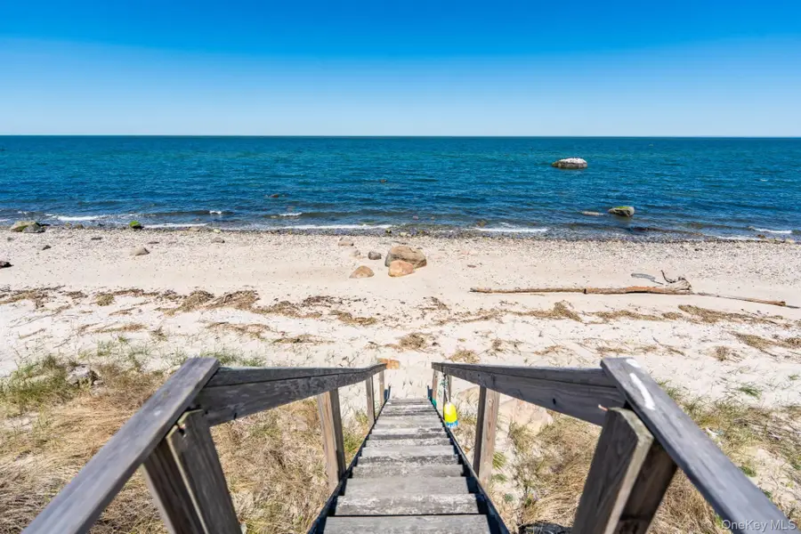 4105 Soundview Avenue, Mattituck, NY 11952 - #2