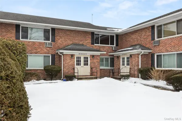 326 Edmunton Drive #L7, North Babylon, NY 11703