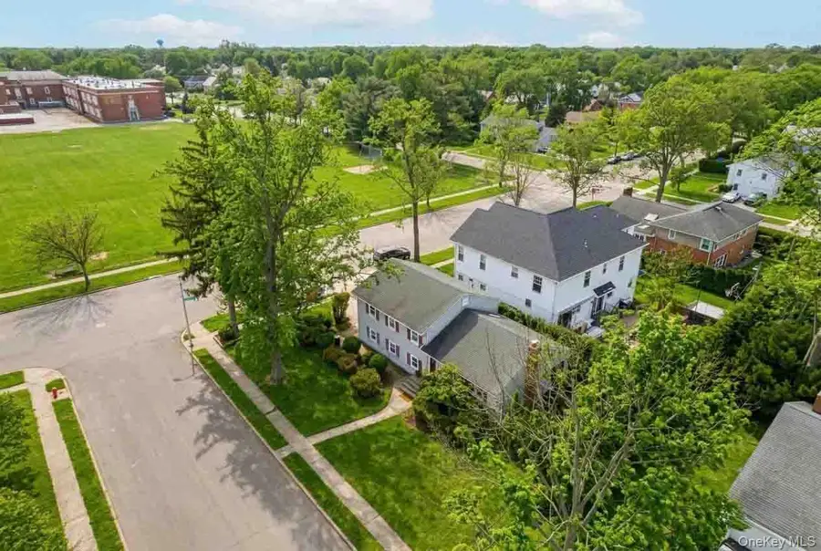 160 Sackville Road, Garden City, NY 11530 - #3