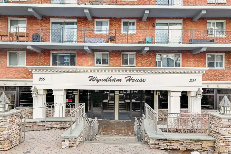 200 Atlantic Avenue #417, Lynbrook, NY 11563 - #2