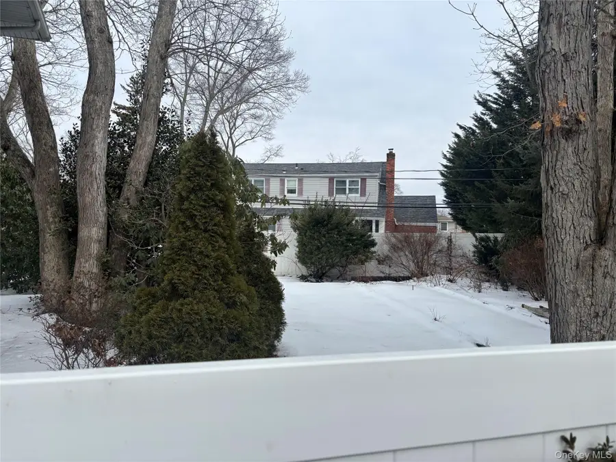 31 Seton Court, Old Bethpage, NY 11804 - #2