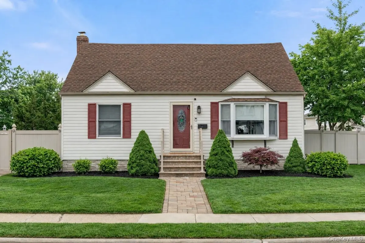 8 Garden Boulevard, Hicksville, NY 11801 - #1