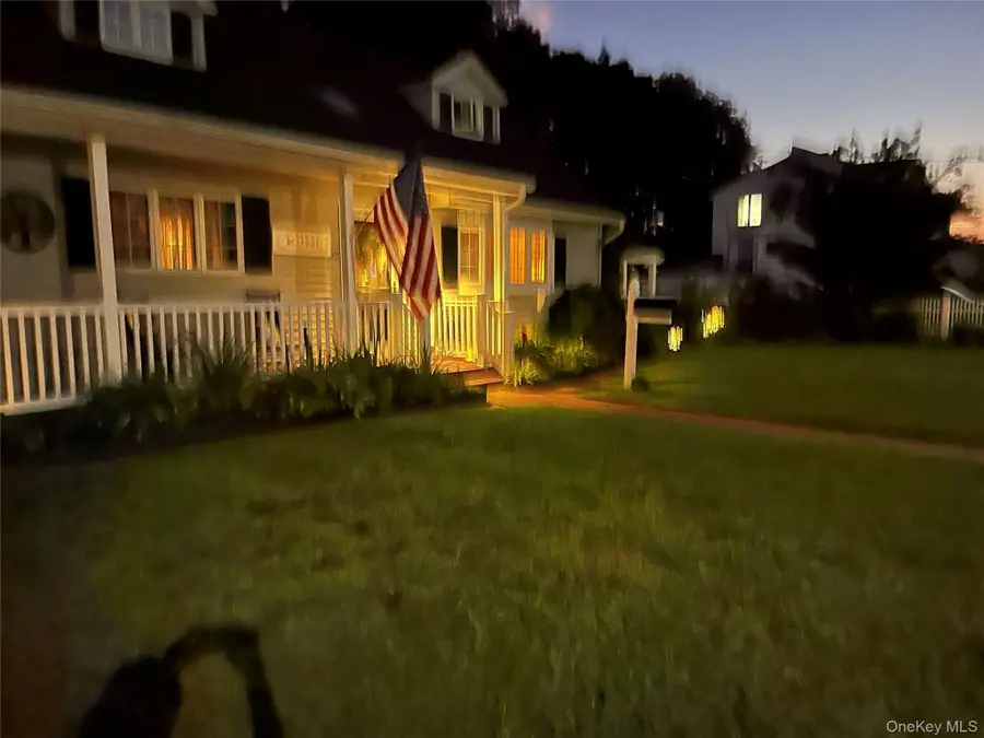 22 Jersey Street, Deer Park, NY 11729 - #2