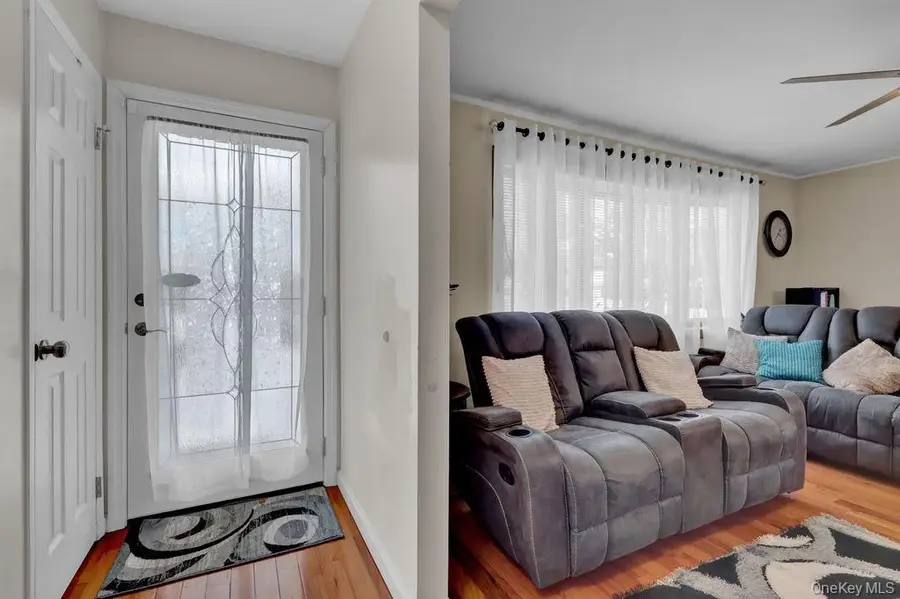 1066 America Avenue, West Babylon, NY 11704 - #2