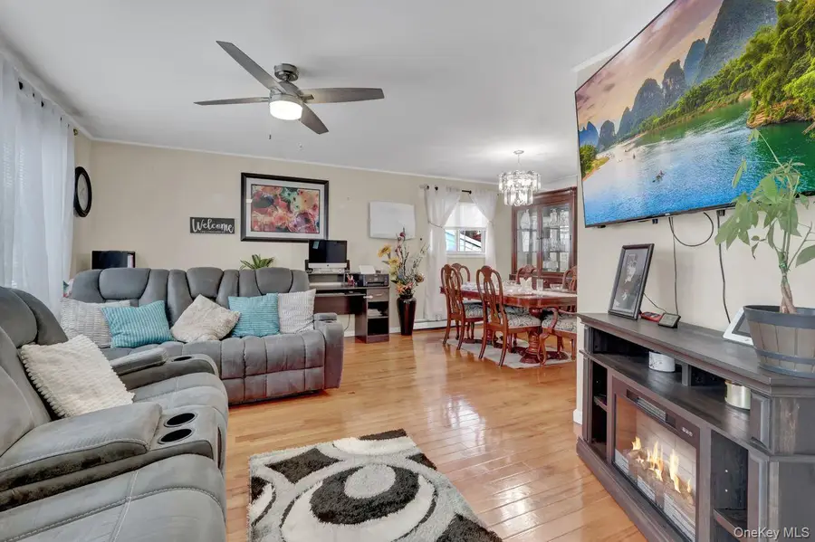 1066 America Avenue, West Babylon, NY 11704 - #3