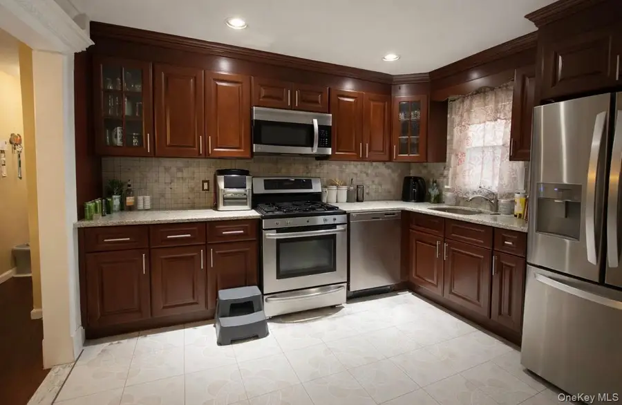 46 Anna Road, Bay Shore, NY 11706 - #3