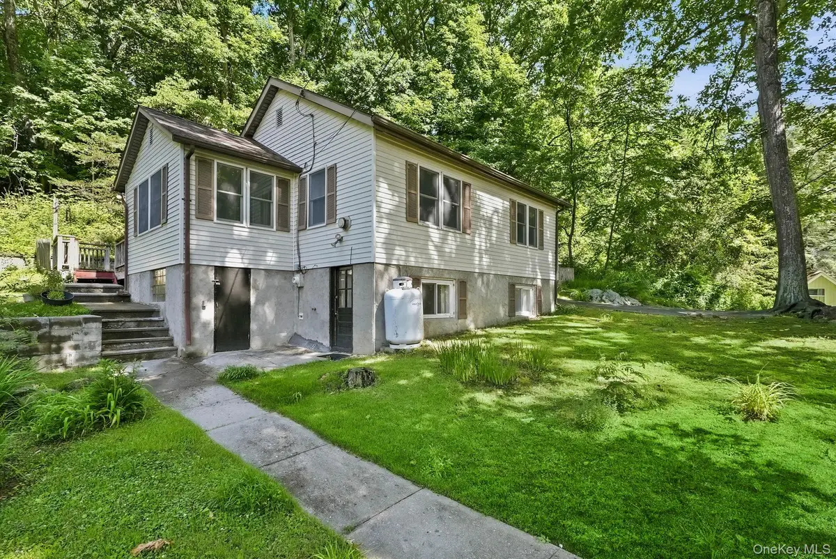 19 Woodlawn Road, Putnam Valley, NY 10579 - #1