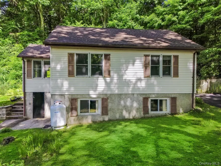 19 Woodlawn Road, Putnam Valley, NY 10579 - #2