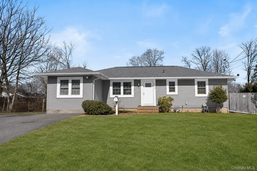109 New York Avenue, Bay Shore, NY 11706 - #2