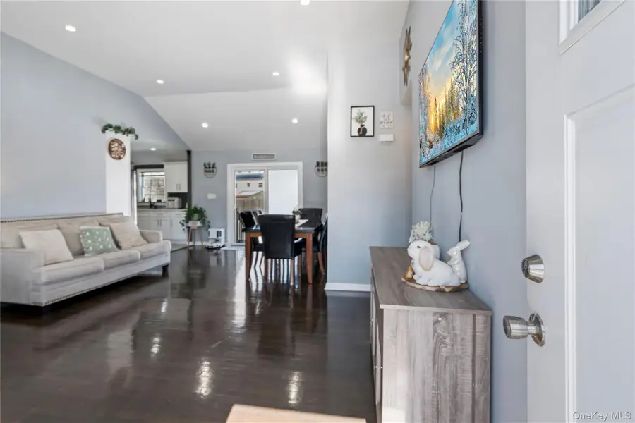 109 New York Avenue, Bay Shore, NY 11706 - #3