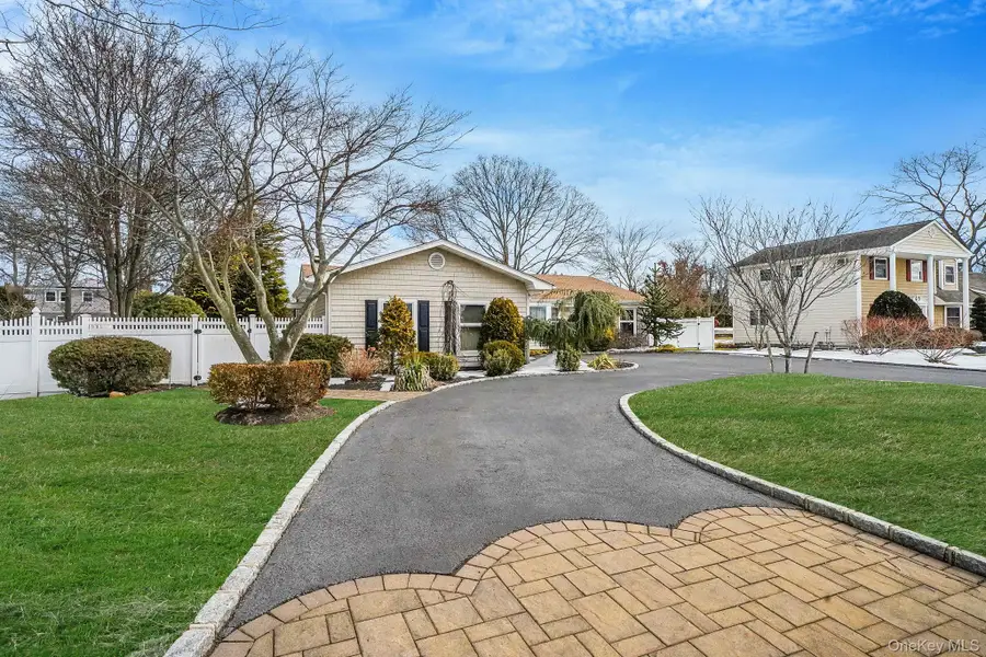 3 Biscayne Avenue, Farmingville, NY 11738 - #3