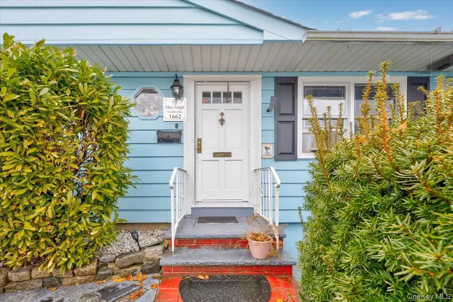 1662 Greenway Boulevard, North Valley Stream, NY 11580 - #2