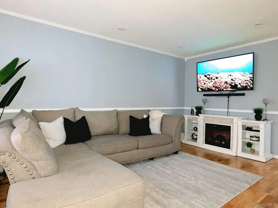 890 Clay Street, Baldwin, NY 11510 - #2