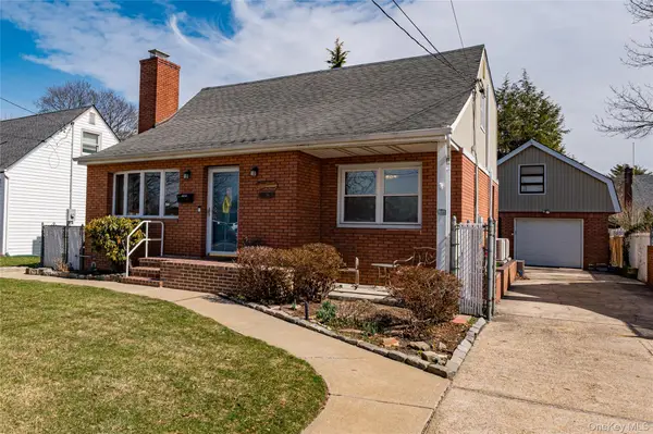 1595 Washington Avenue, Seaford, NY 11783