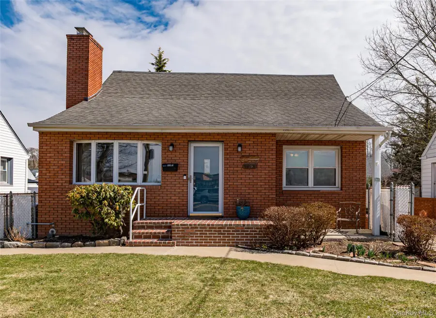 1595 Washington Avenue, Seaford, NY 11783 - #2